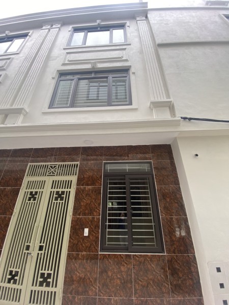 Bán gấp nhà 35m2, oto đỗ cửa, full nội thất, dọn về ở ngay, giá 2,7 tỷ