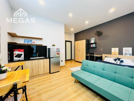 Căn hộ bancol full nội thất giá rẻ ngay Etown Cộng Hòa, ngã tư Bảy Hiền