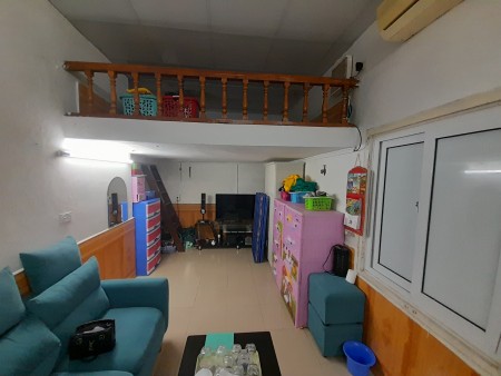 Chính chủ bán nhà 25m2 tầng 1 không nóc phố Phạm Hồng Thái, Trúc Bạch, Ba Đình, Hà Nội