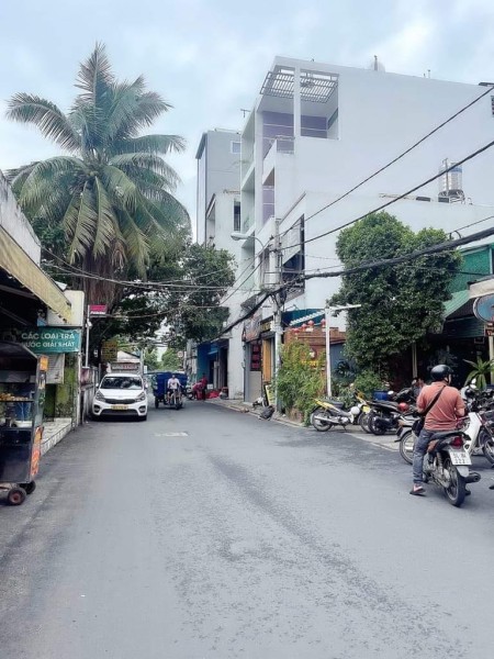 Bán nhà mặt tiền hẻm xe hơi 8m, 4x17, 3 tầng, kdc Nam Long - Trần Trọng Cung - Quận 7