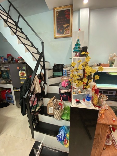 Hơn 3 tỷ, nhà 3 tầng, ngang 4,5m đường Dương Bá Trạc P1 Q8