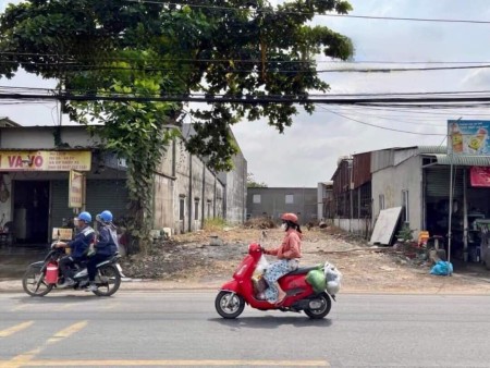 Bán 2 miếng (10X32=320M2) sổ riêng, trung tâm chợ thị xã, trường cấp (1, 2, 3) 320 triệu