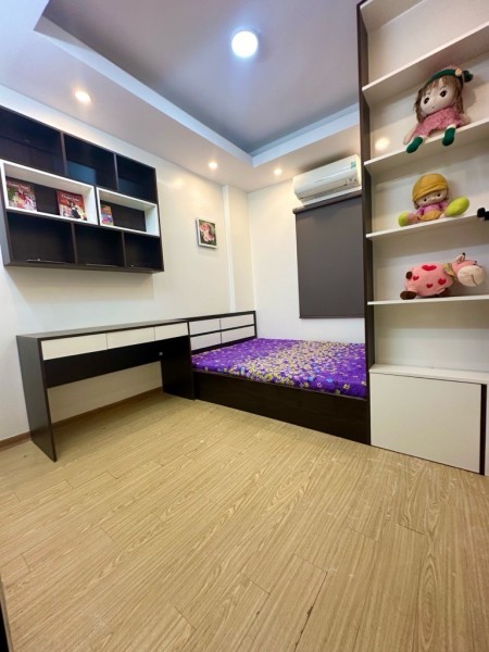 Nhà Đống Đa, lô góc, mặt ngõ thông, ô tô - Kinh doanh giá 4.xx tỷ, mặt tiền 6m