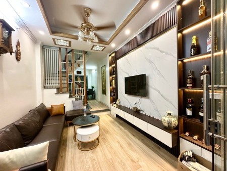 Đống Đa, ngõ thông, ô tô, kinh doanh – 3 bước chân ra mặt phố - Tiện ích ngập tràn