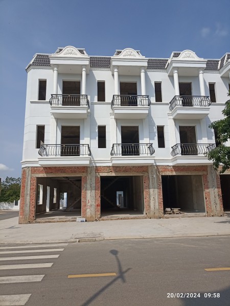 Cần bán Shophoue mặt tiền đường Tố Hữu giá 2,8 tỷ ngay Bicoisi Tân Uyên