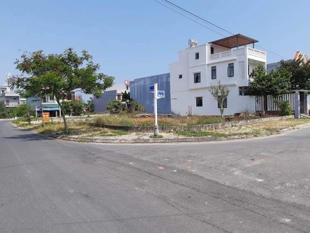 Cần bán gấp 120 m2 đất thổ cư nằm trong TTHC Tân Uyên