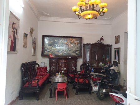 Chính chủ cần bán ngôi nhà gần Hồ Tây