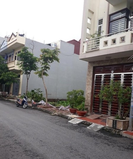 Chính chủ cần bán gấp đất nền lô 100m2/1ty250 cực đẹp SHR KDC Bình Hưng ngay bến xe quận 8