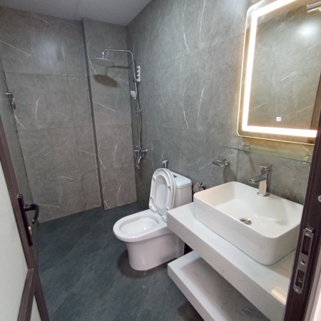 Bán nhà đường Mỹ Đình, 30.2m2, 5 tầng, giá: 4.6 tỷ (TL), LH: 0886171279