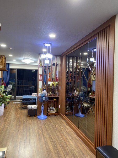 Bán gấp căn hộ Gateway full nội thất gỗ tốt - Vị trí giếng trời - Giá chỉ 2.6 tỷ