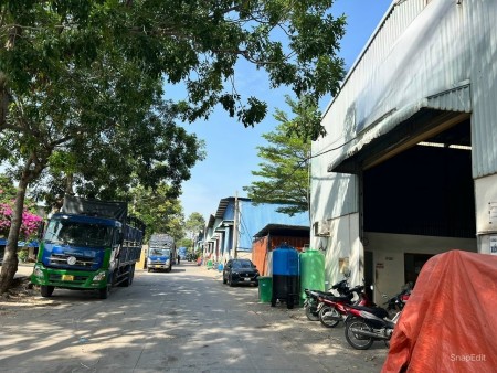 Cho thuê 1000m2 kho đường Tăng Nhơn Phú, P. Phước Long B, Quận 9
