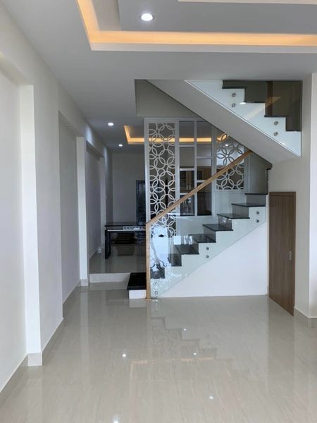 Cho thuê nhà 3 tầng mặt tiền đường Xuân Diệu - Thuận Phước - Hải Châu