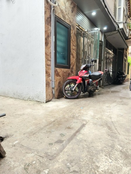 Nhà lô góc đẹp, thoáng ngõ 1194 Láng, Đống Đa. DT: 38M2 - MT 4.5M2 - Gía 6.X tỷ