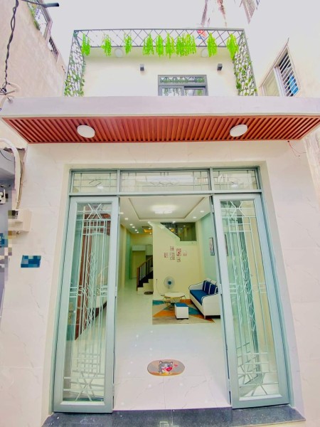 Gò Vấp, gần siêu thị Emart 2, chợ, trường học, hơn 4 tỷ