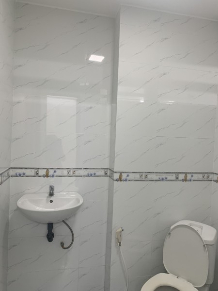 Bán căn hộ tiện nghi thang máy nhưng giá chỉ là thang bộ