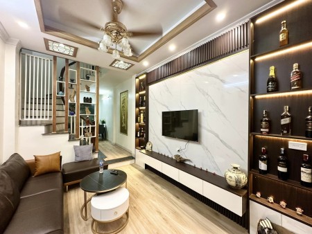 Chính chủ cần bán nhà Tam Trinh, ngõ ô tô, nhà dân xây chắc chắn