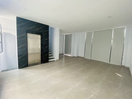 Cho thuê nhà phố Vinhomes Grand Park quận 9 108m2 hoàn thiện chỉ 25 triệu/ tháng