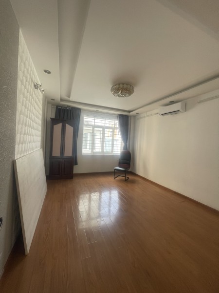 Chính chủ cho thuê văn phòng An phú, Q2 dt 40m2 giá chỉ 7 triệu, phòng mới, đầy đủ tiện nghi