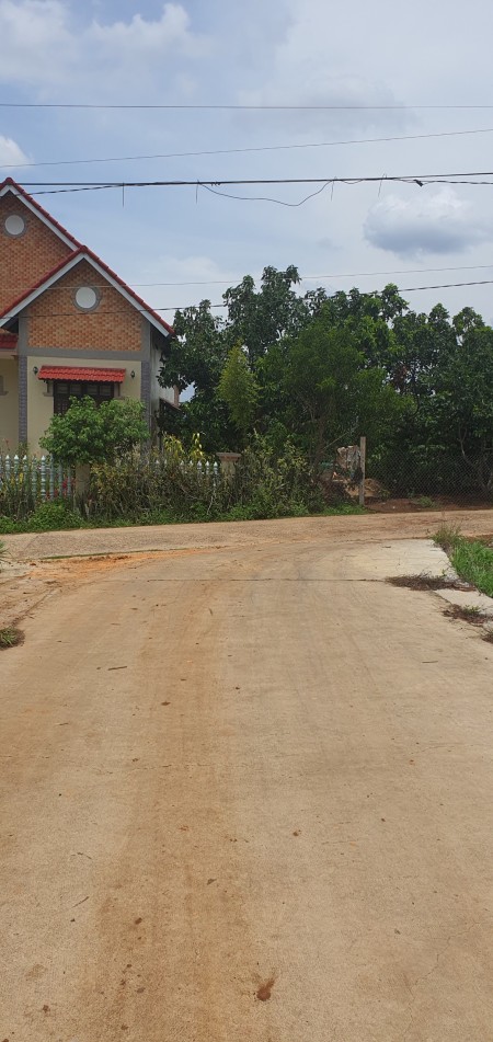 Ngộp ngộp!! Giá từ 2 tỷ còn 1ty X cách Đà Lạt chỉ vài phút di chuyển, dân cư hiện hữu.
