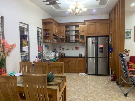 Bán nhà hiếm ngõ 98 Đàm Quang Trung, chân cầu Vĩnh Tuy mặt tiền 9m2 diện tích 72m2