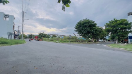 130M2 Bán đất tặng dãy tro lô góc Phạm Văn Xảo Sơn Trà Đà Nẵng. 0986598266.