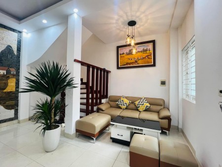 Bán nhà Bắc Từ Liêm 5 tỷ 43m2 10m ra đường ô tô