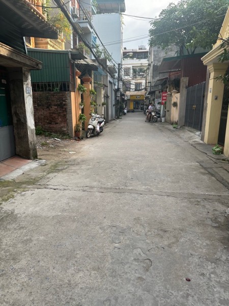Bán đất tặng nhà Ngô gia Tự, ngõ ô tô tránh, 45m - Giá 5 tỷ