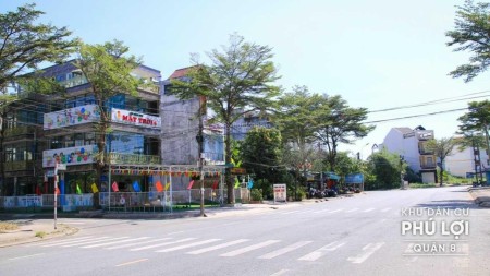 Bán nền đất 2 mặt tiền đường, view công viên, phù hợp ở và kinh doanh, giá tốt nhất khu vực