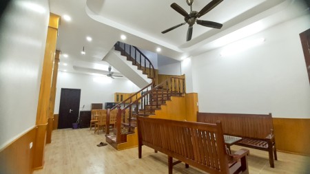 Bán nhà view sông tại Ngọc Thuỵ Long Biên, 60m2, 5 tầng, 6 ngủ, ô tô vào nhà, giá 5.8 tỷ
