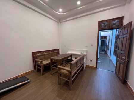 Bán nhà mặt phố Bắc Cầu lô góc 2 mặt thoáng, chỗ đỗ ô tô ngay gần. DT 72m2, MT 4m8, 7.2 tỷ