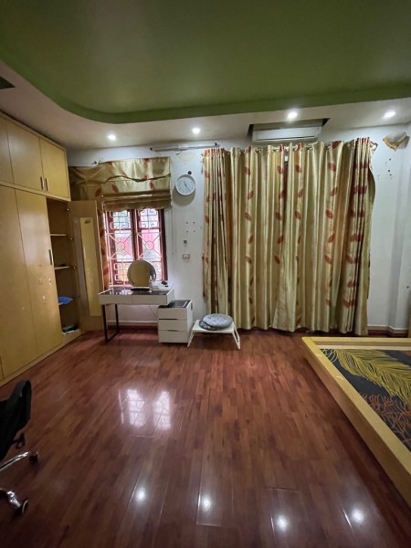 Cần bán nhà phố Tân Mai, Hoàng Mai - Hà Nội. Kinh doanh tốt, ô tô đỗ cửa