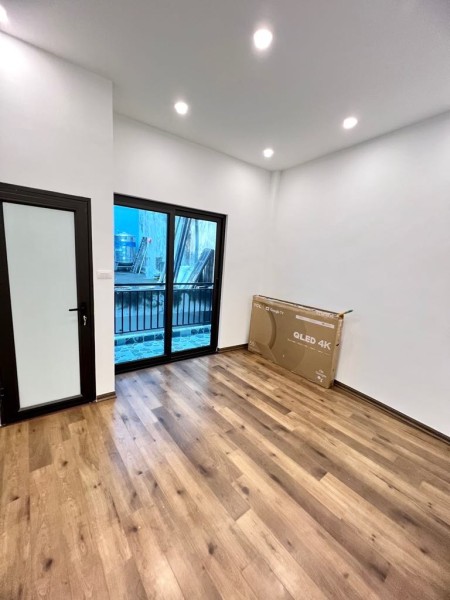 Bán siêu phẩm Bồ Đề, ngõ rộng thông tứ tung, nhà mới, 34m, 5,2 tỷ
