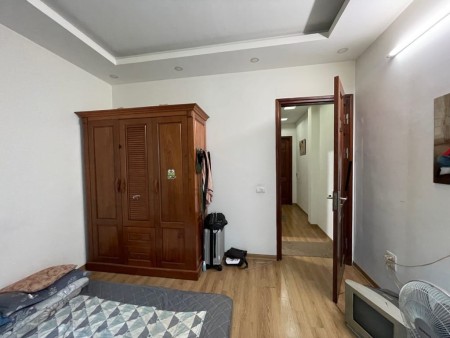 Về quê trồng rau nuôi cá cần bán gấp nhà Ngọc Hồi, 34m, 5 tầng hơn 4 tỷ