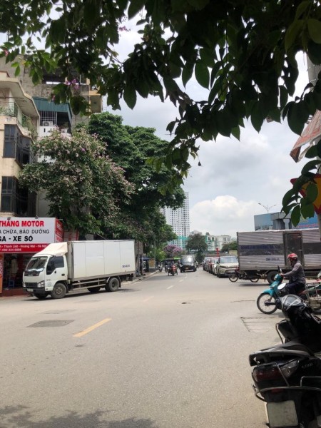 Đơn giản em là mặt phố kinh doanh sầm uất