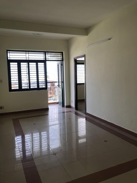 Cho thuê căn hộ 312 Lạc Long Quân, Quận 11, DT : 65 m2, 2PN, Giá 7.5 triệu/tháng