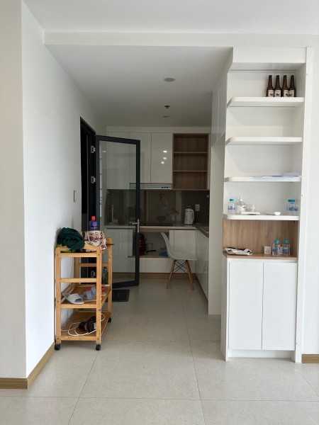 Cho thuê căn góc chung cư 590 CMT8, Phường 11, Quận 3: 75 m2, 2p ngủ, nhà trống. 12tr/tháng