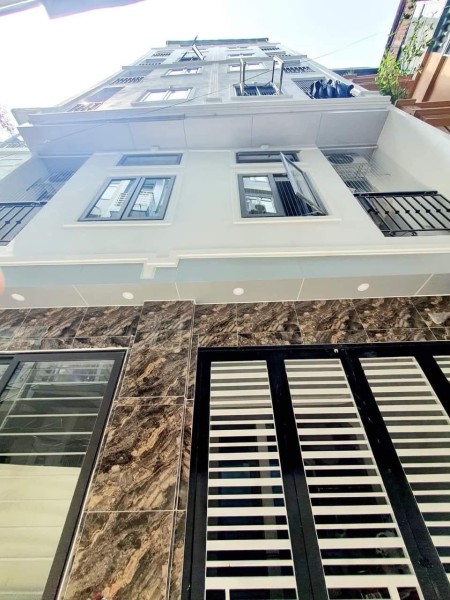 CCMN mới tinh 8 tầng thang máy x 106m2 Thịnh Quang, Đống Đa