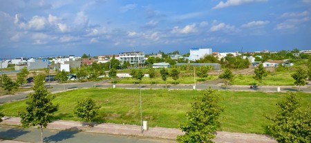 Cần bán đất nằm ngay trung tâm hành chính Thủ Thừa, SHR, diện tích (5x20) 100m2