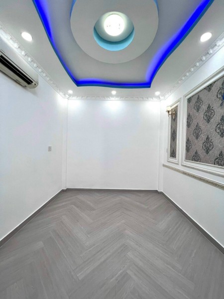 Chính chủ bán nhà xây mới nhỉnh 3 tỷ Cách Huỳnh Tấn Phát 50M