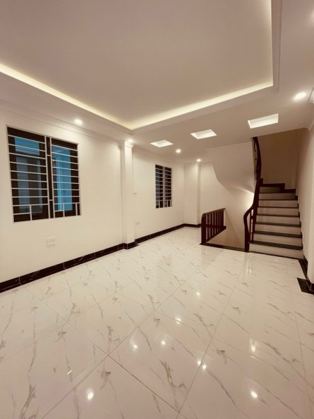 Bán nhanh, hiếm 6 tầng mới tinh, VF9 vào nhà 40m2, giá 4.5ty