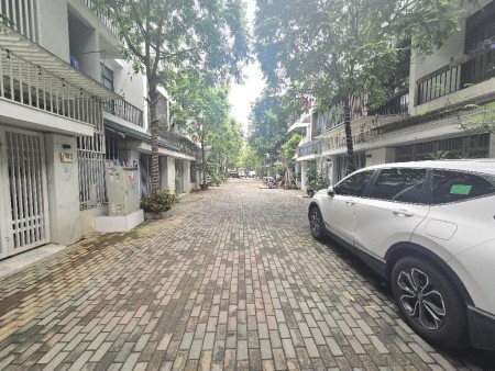 Nhà đẹp phân lô trung tâm quận Hoàng Mai – Thang máy gara ô tô – Kinh doanh