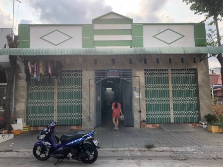 Chủ kẹt tiền bán gấp dãy trọ 300m2 (10x30m) tiện kinh doanh buôn bán, Gần chợ, cách KCN chỉ 600m