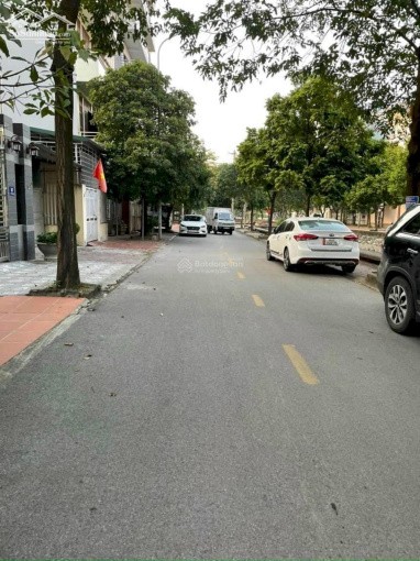 Cần bán lô đất mặt phố Đinh Văn Tả tại trung tâm thành phố Hải Dương, lô đất lớn có diện tích 450m²