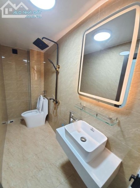 Bán nhà Xuân Phương 35M 5 Tầng, 4P Ngủ, gần đường lớn - 2 tỷ 900 triệu
