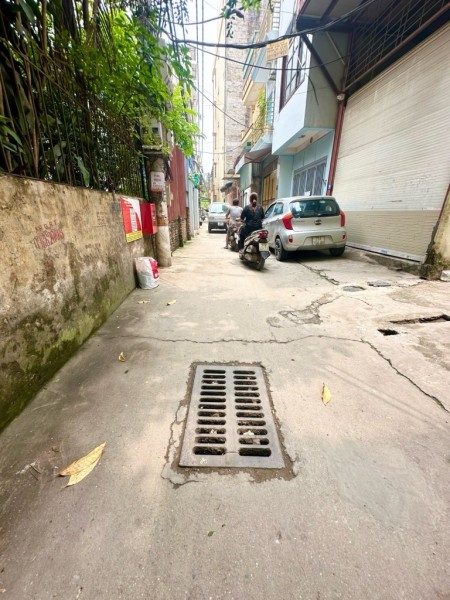 Bán nhà cực hiếm - Nhà đẹp - Kinh doanh nhỏ - Ô tô đỗ cửa phố Tam trinh - Nhiều tiện ích