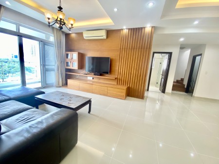 Siêu phẩm view sông - duplex Riverside Residence - 257m2 - 4PN - 5WC - 2 tầng. 50tr/th