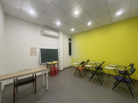 Sang trung tâm dạy học ngay làng ĐH Thủ Đức. DTSD 525m2, 12 phòng, khu sinh viên đông đúc.