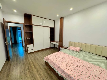 Lô góc phố Xuân Diệu quận Tây Hồ nhà 5 tầng 34M2, giá 6