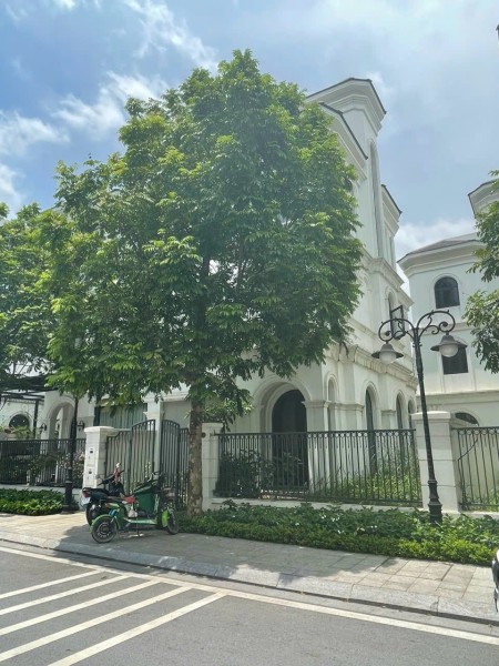 Biệt thự song lập Sao Biển view hồ 27.3 tỷ bao phí Vin Gia Lâm, Hà Nội (0985941715)