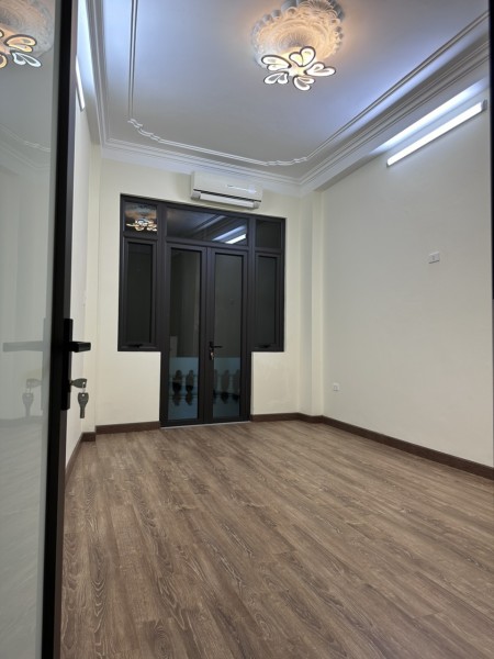 BÁN NHÀ 5 TẦNG Ở NGAY 35M RA VÕ CHÍ CÔNG CẦU GIẤY 5,29 TỶ